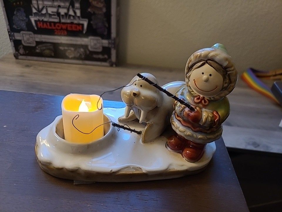 Yankee Candle Tea Light Holder With Inuit Girl And Walrus