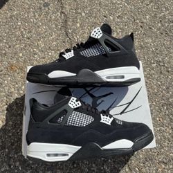 Air Jordan 4 Retro White Thunder