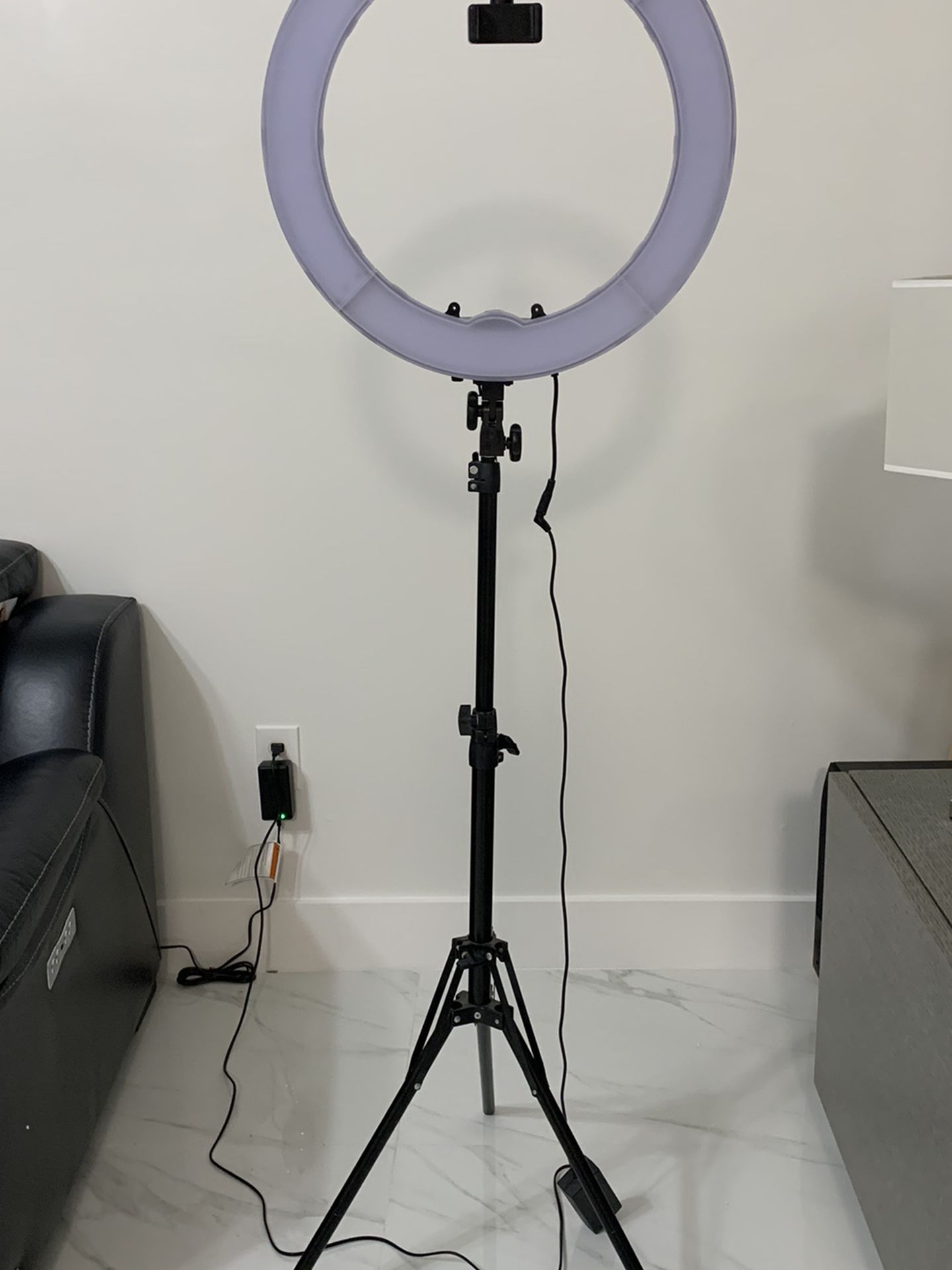 Ring Light With Tripod 19” Wide