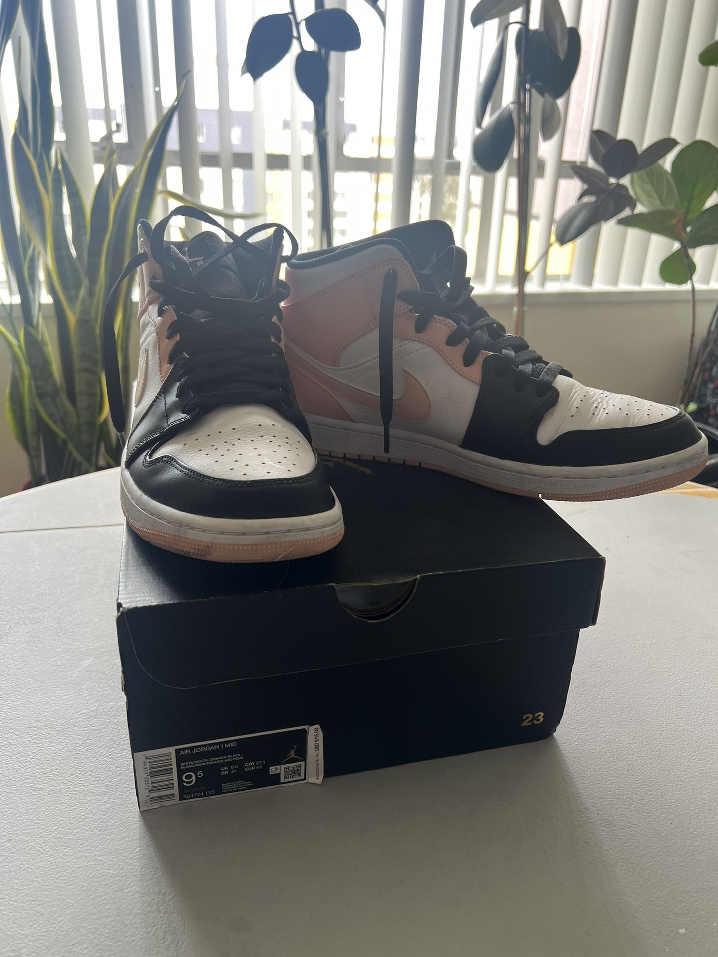 Air Jordan 1 Mid