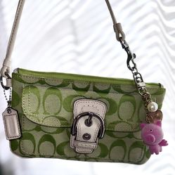 Vintage Coach Soho wristlet 