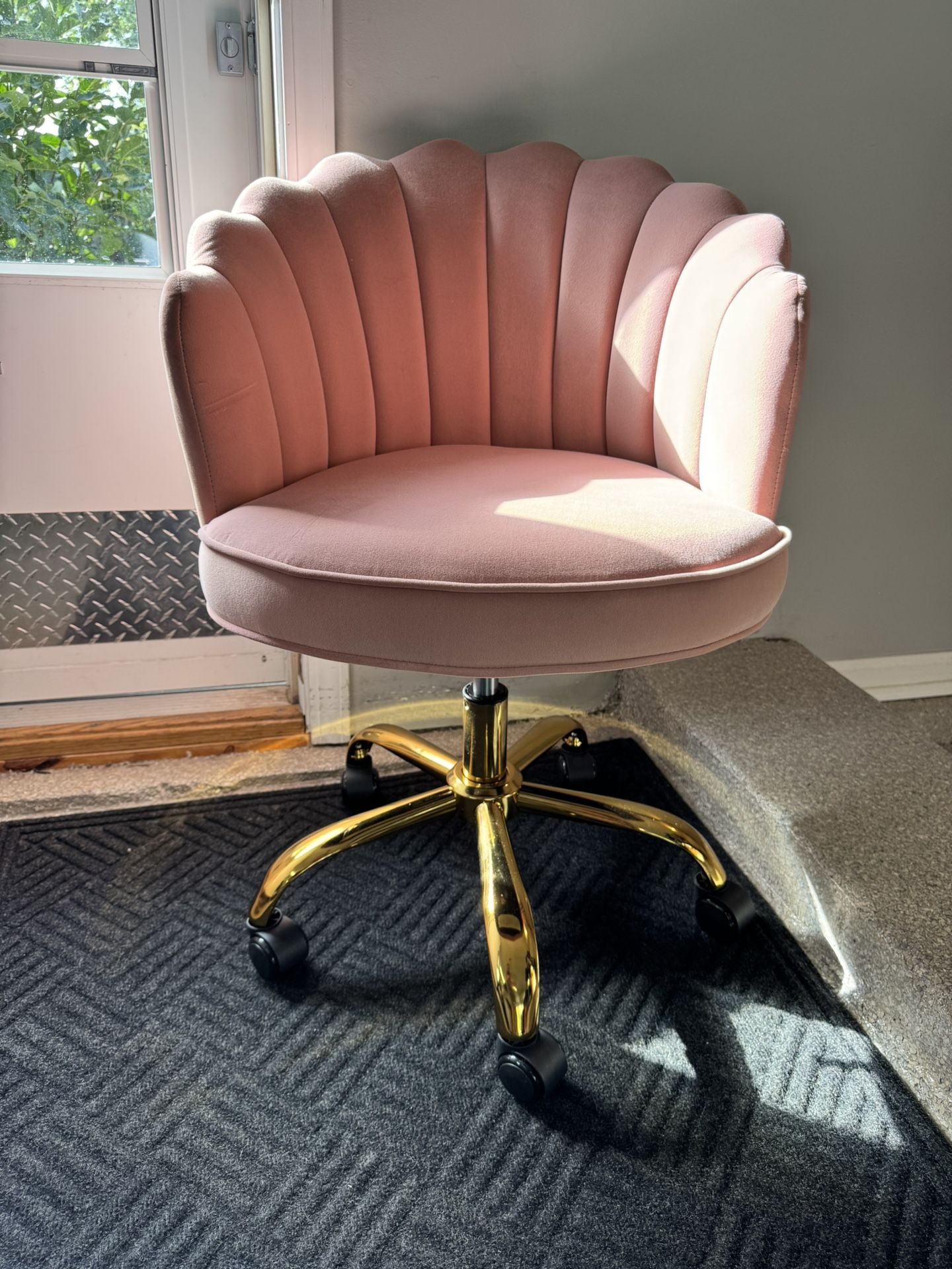 Brand New Pink/Gold Microsuede Height Adjustable Office/Vanity Chair