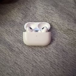 Airpods Pro 2 w noise cancellation 