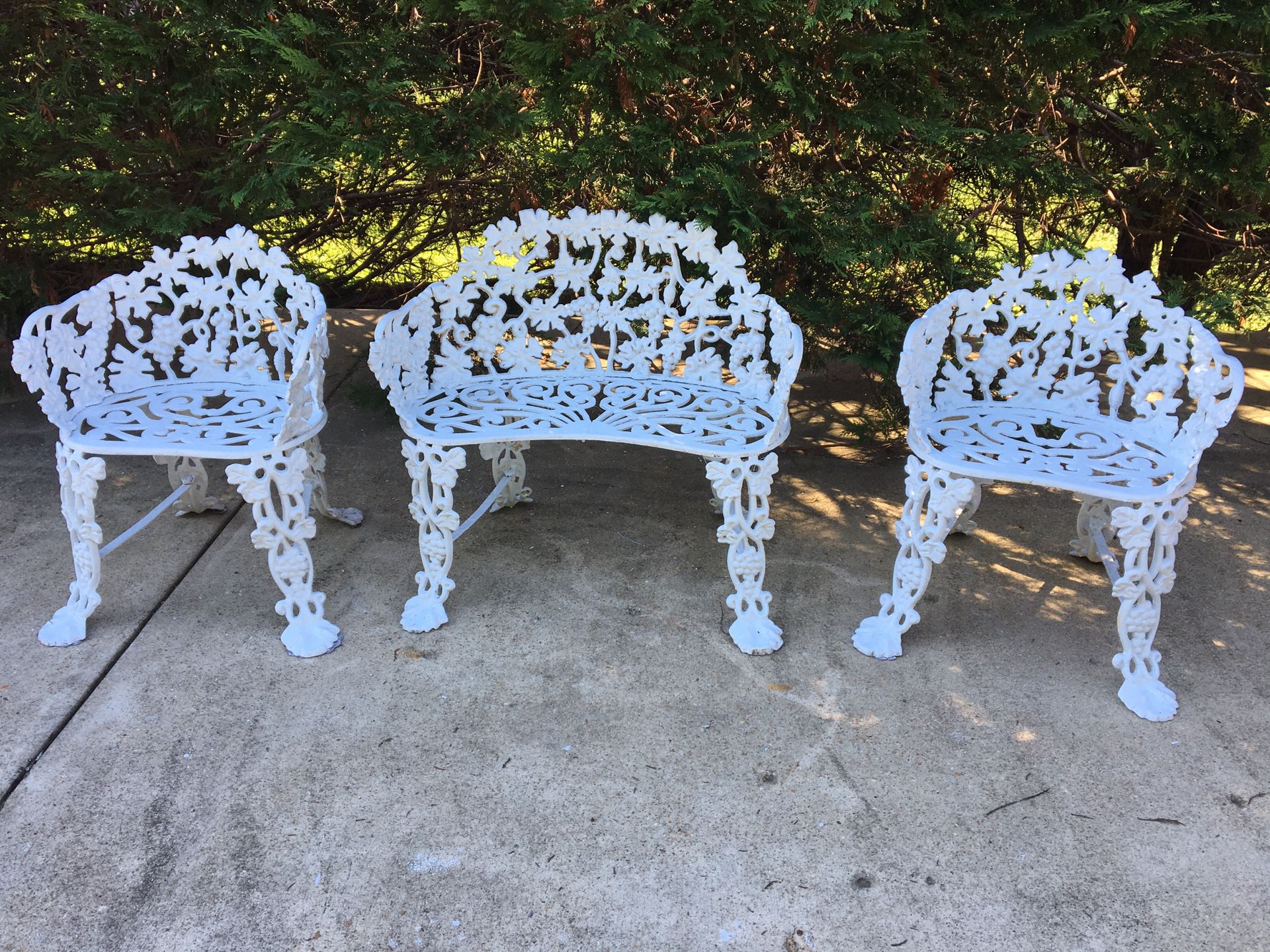 Set of cast iron grape wine bench +2arm chairs