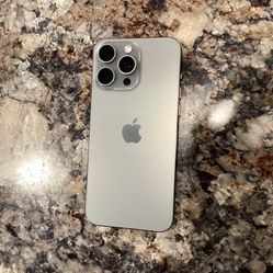iPhone 15 Pro Max 