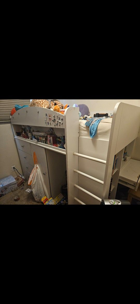 Small Room Bunk BedNEEDS GONE