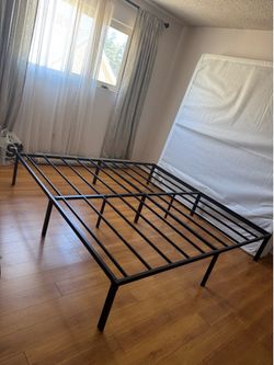 King Bed Frame Metal Mattress Holder