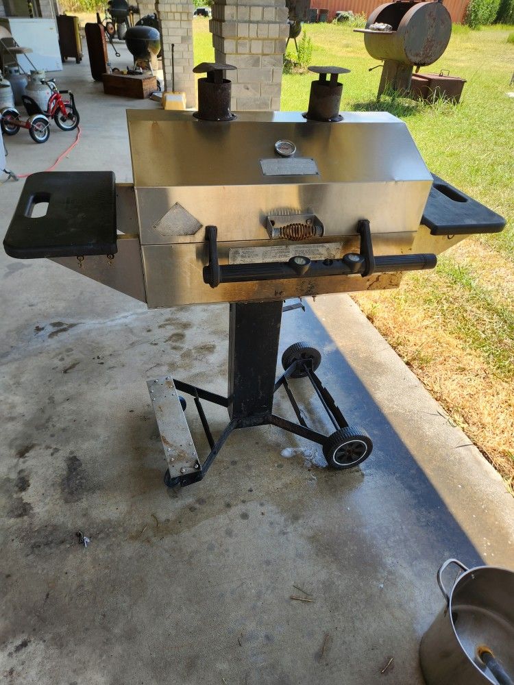 The Holland Grill