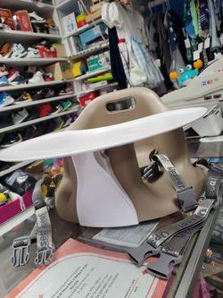 Upseat Baby Seat with Tray