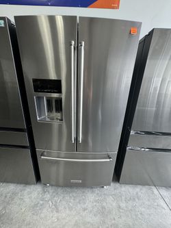 Refrigerator 
