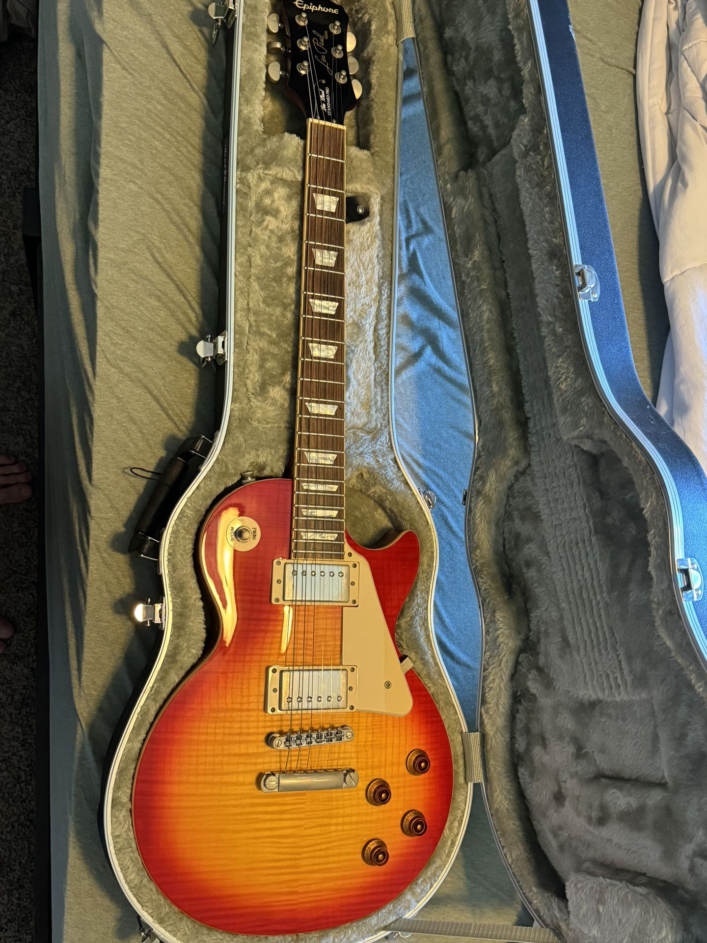 Les Paul Epiphone Sunburst (with case) $500 OBO