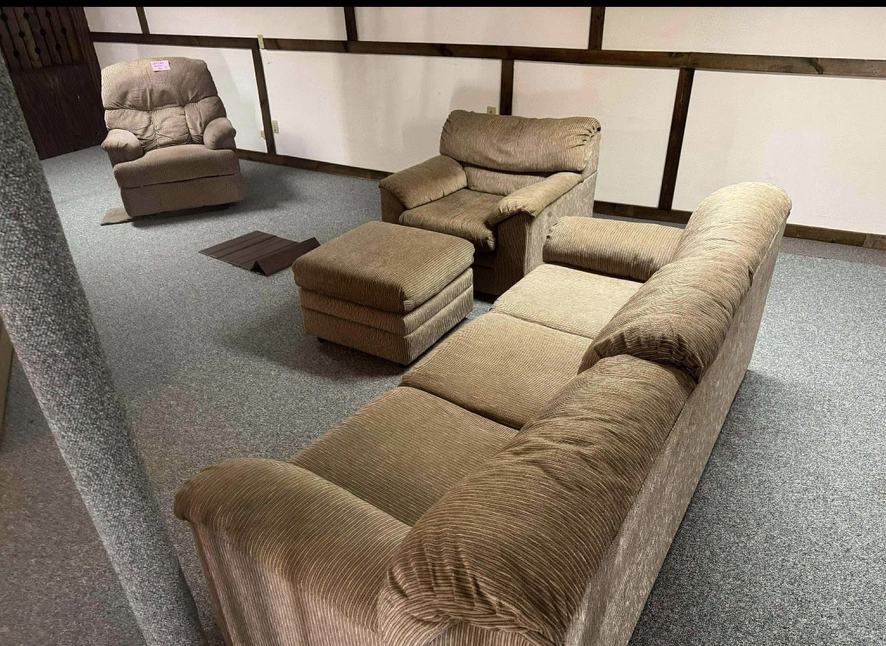 π₯π₯NO DEPOSIT FREE DELIVERY π Tan Sofa Chair And Ottoman