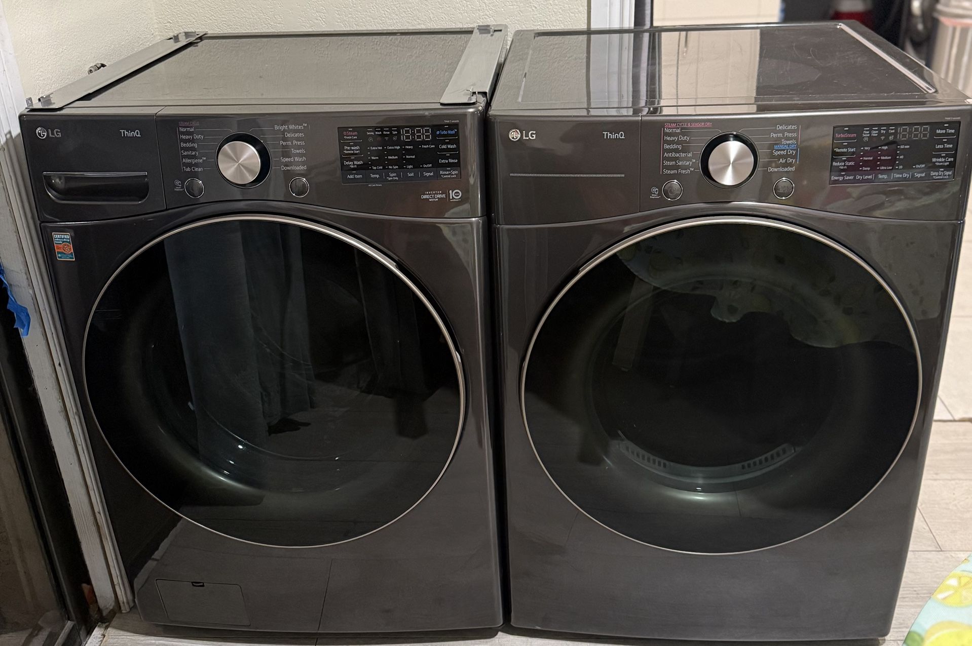 Set of LG washing machines in very good condition working at 100%.