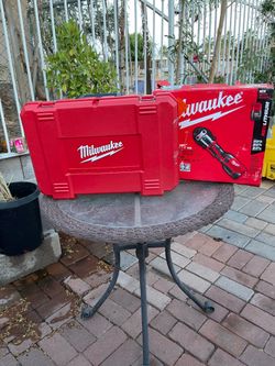 Shop Milwaukee M12 12-Volt Lithium-Ion Force Logic Cordless Press Tool Kit (3 Jaws Included) with Two 1.5 Ah Battery and Hard Case
