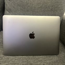 Macbook pro m2 8GB
