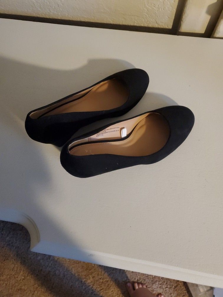 Black Velvet Closed Toe Wedges Size 7