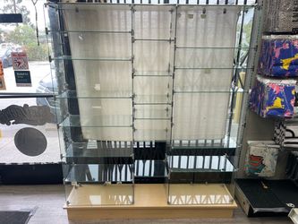 Glass display adjustable shelves