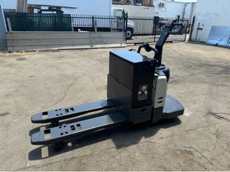 Crown Electric Pallet Jack