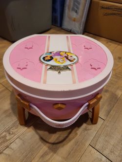 Disney's Princess Make Up/Jewelry Vanity