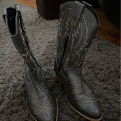 Grey Girls Cowboy Boots - Size 28 - GREAT CONDITION