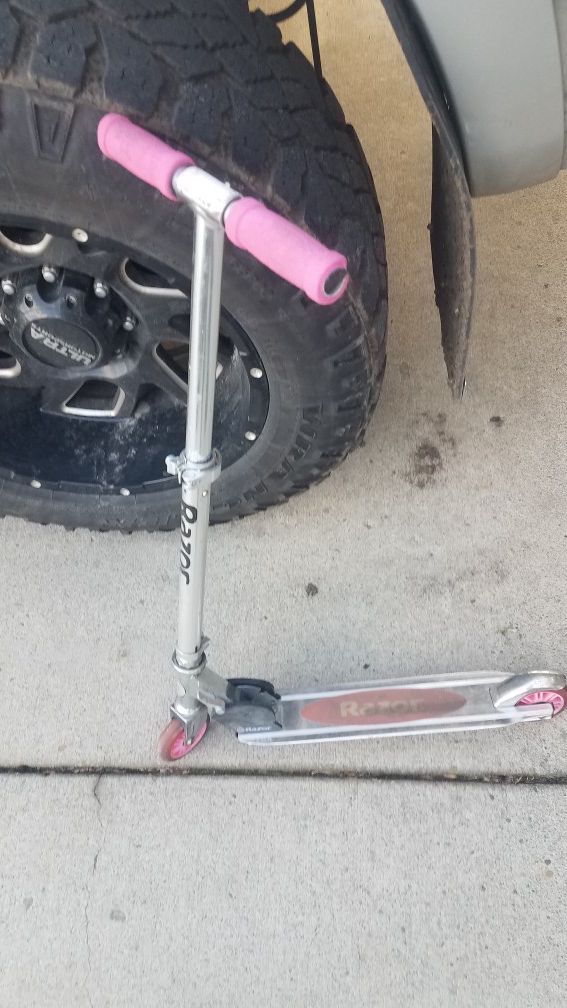 Girls scooter