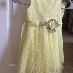 5T/5 Year Old Beautiful Yellow Frock/dress