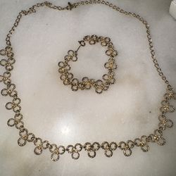 Vintage Avon 1988 Necklace Set