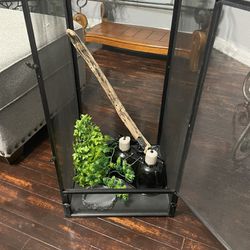 Reptile Enclosure with Dual Heating And Light Lamp