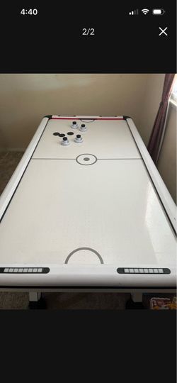 Air hockey table