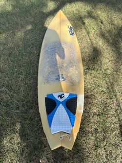 Fun short board for sale. 6’4