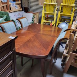 Beautiful dining set for four. Includes table and four chairs. Please read entire description