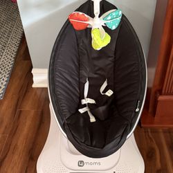 4 Moms Swing 