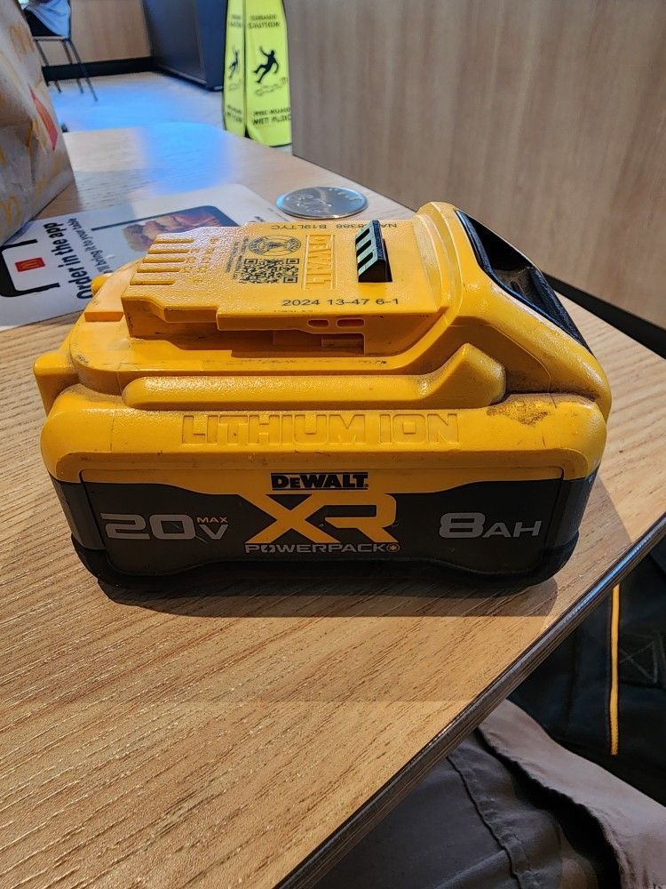 DeWalt 8ah Power Stack Battery.