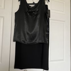 It’s Very Nice Two Pieces It’s A skirt size medium color is black and a blouse. Also size medium also black both for $20 total.