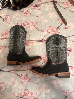 Stingray Boots Size 25MX
