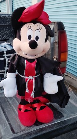 Minnie Mouse Vampire 