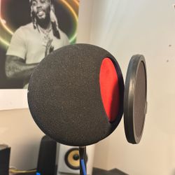 Pop Filters And Stand  With KRK headphones 