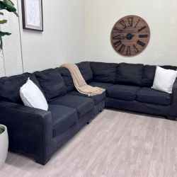 WE DELIVER! 🚚 - Black Modern Sectional Couch