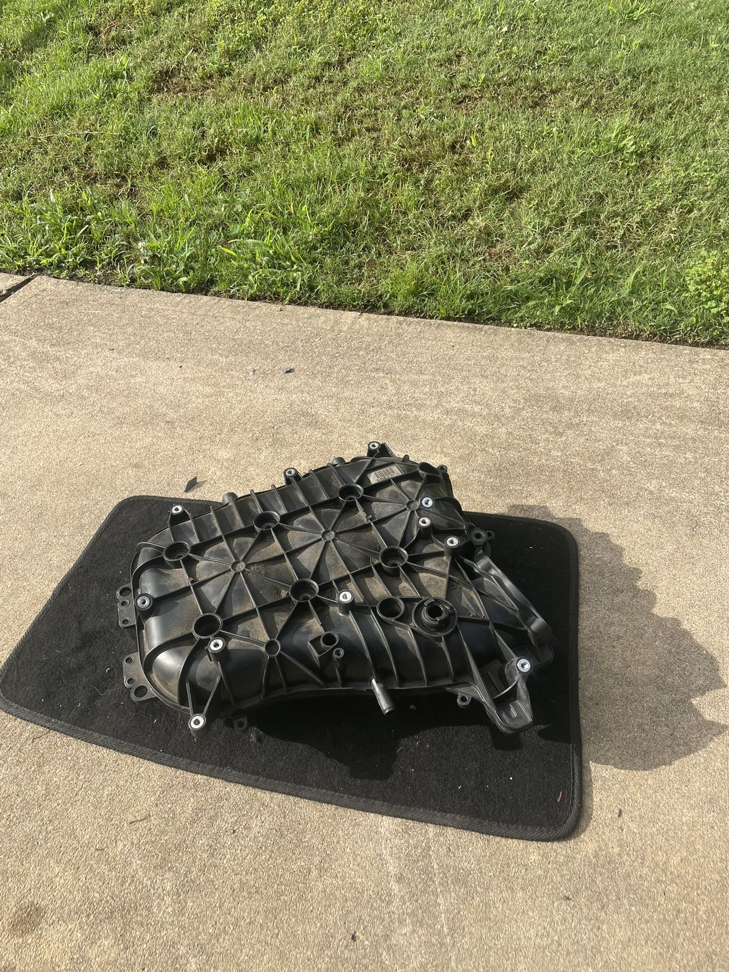 2016 GMC ACADIA Upper Intake Manifold $50 OBO