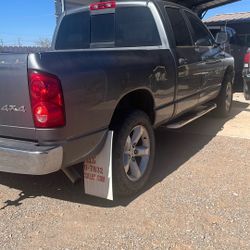 Ram Dodge 2008  4x4. Con 140 Mil Millas