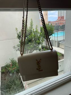 Pre Owned Saint Laurent Kate Medium Chain Bag Cream/White Gold Hardware