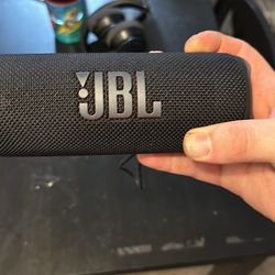 JBL FLIP6 speaker