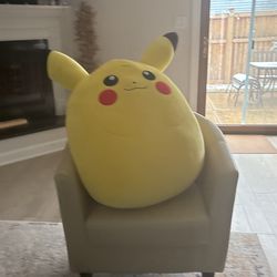 Big Pikachu Squishmellow