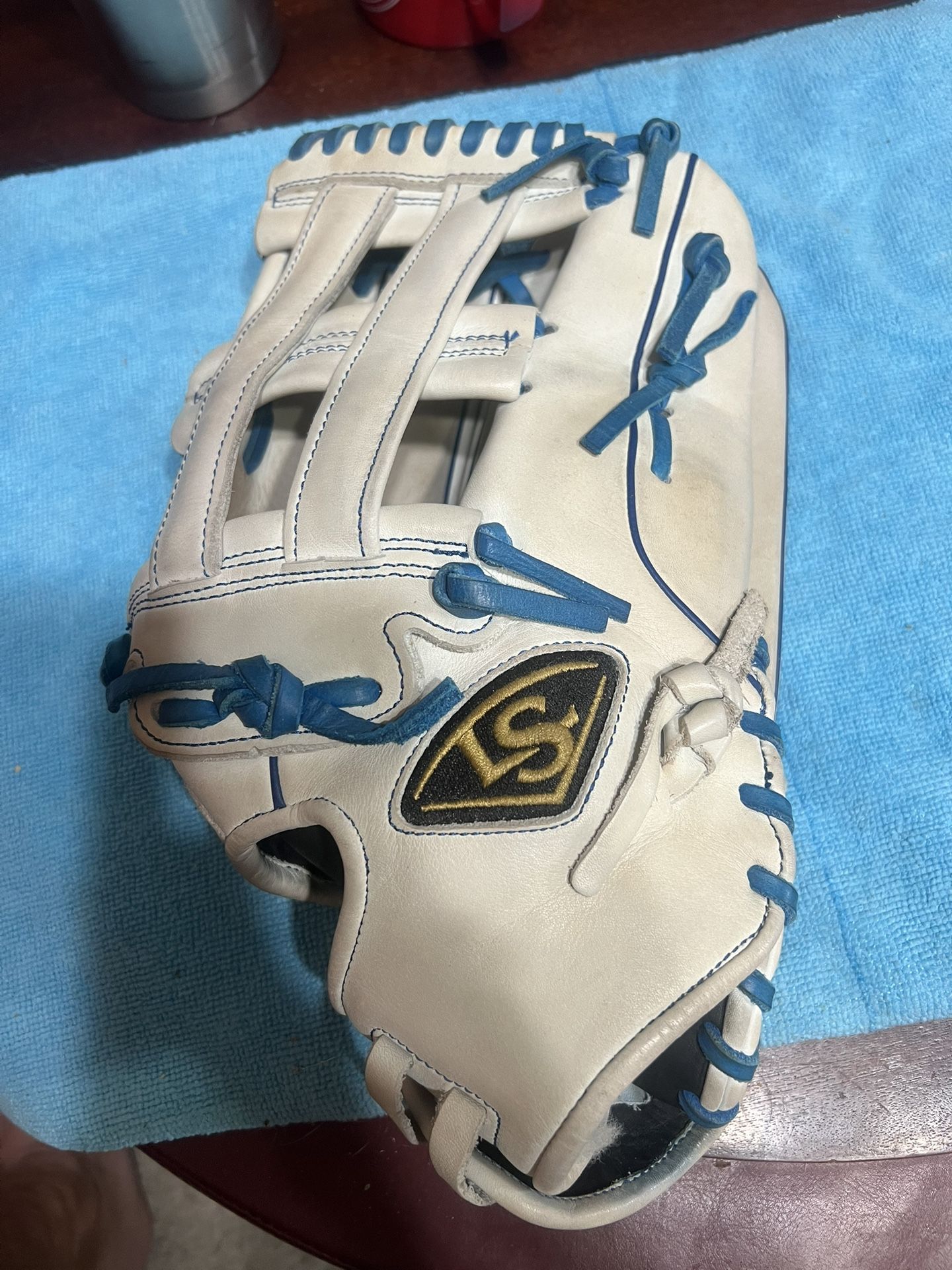Louisville Slugger Super Z Slowpitch Softball Glove Adult 15 Inch RHT Mint