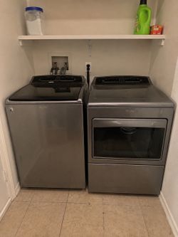 Whirlpool Washer & Dryer Set