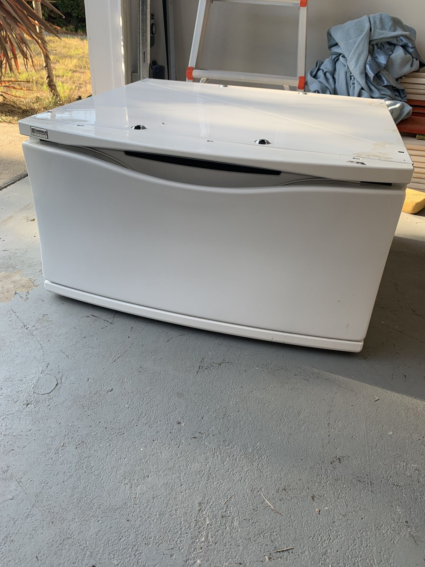 Dryer/washer drawer