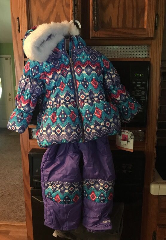 New 2 piece snowsuit - from toys r us - pacific trail brand -..