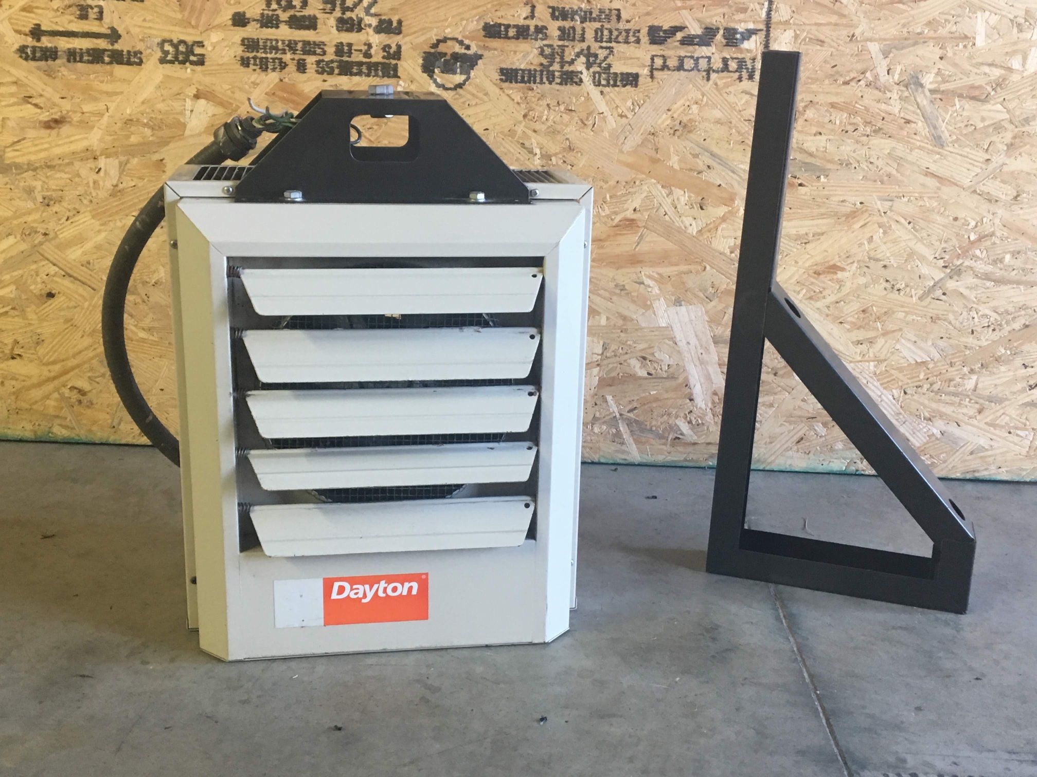 Dayton Electric 3kw Unit Heater 208V