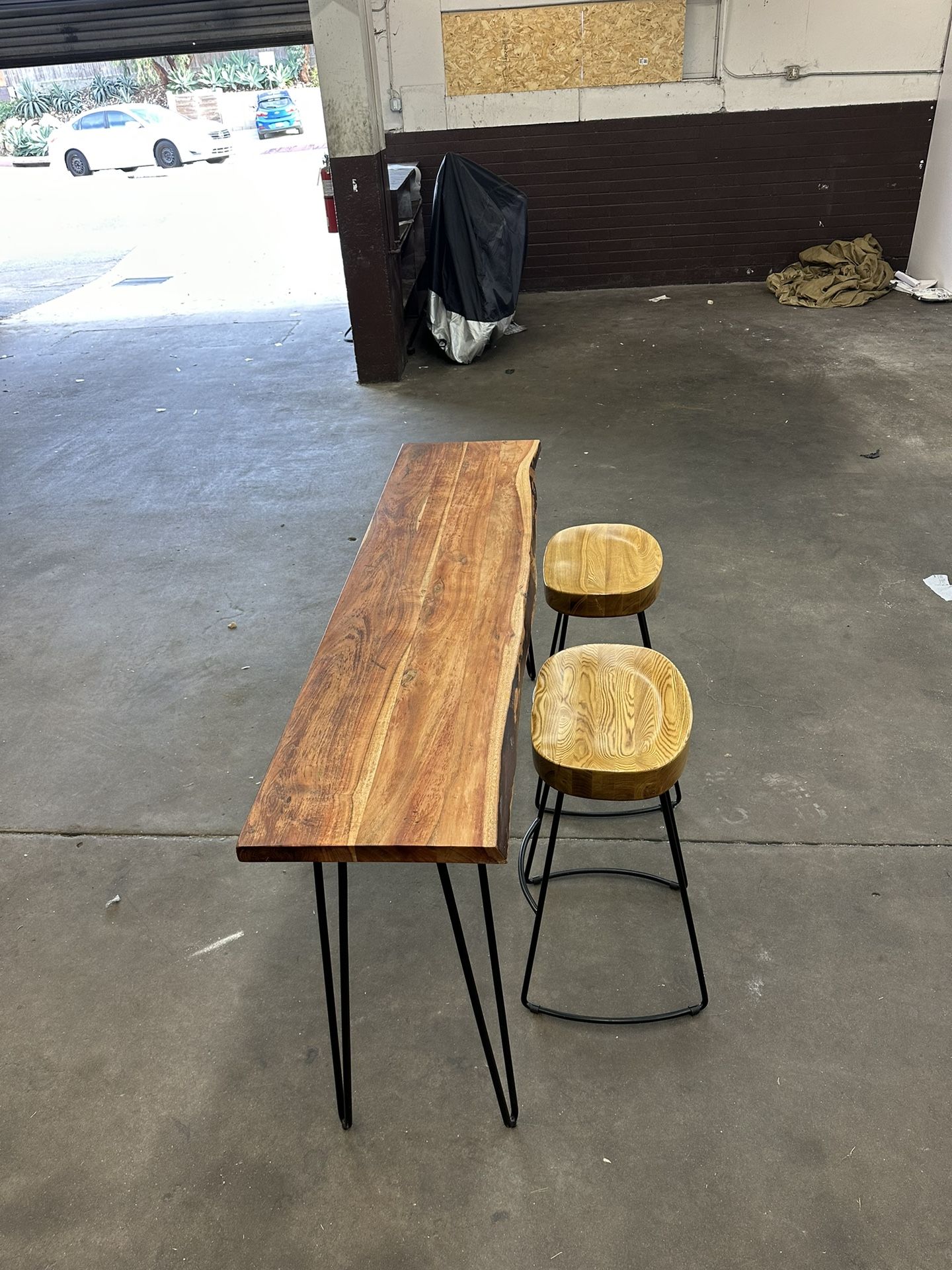 Console Table / Chairs