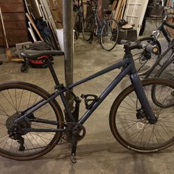 Raleigh Hybrid Bike – Hydraulic Disc Brakes – Great for SF Hills